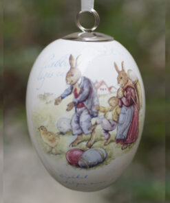Ei aus Porzellan, Hasenfamilie hängend