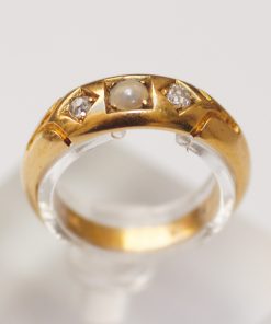 Ring mit einer Perle und Brillanten