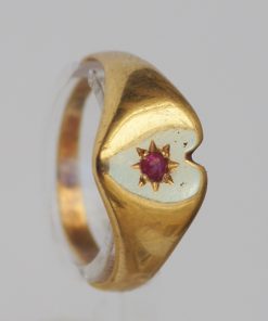 Ring mit einem Rubin